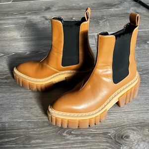 Stella McCartney Emilie Pull On Leather Chelsea Boots. Size 6 1/2